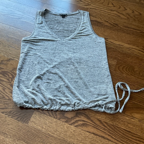 Express sleeves less top - Picture 1 of 7